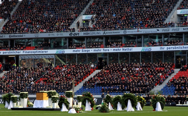 Trauerfeier Enke   059.jpg